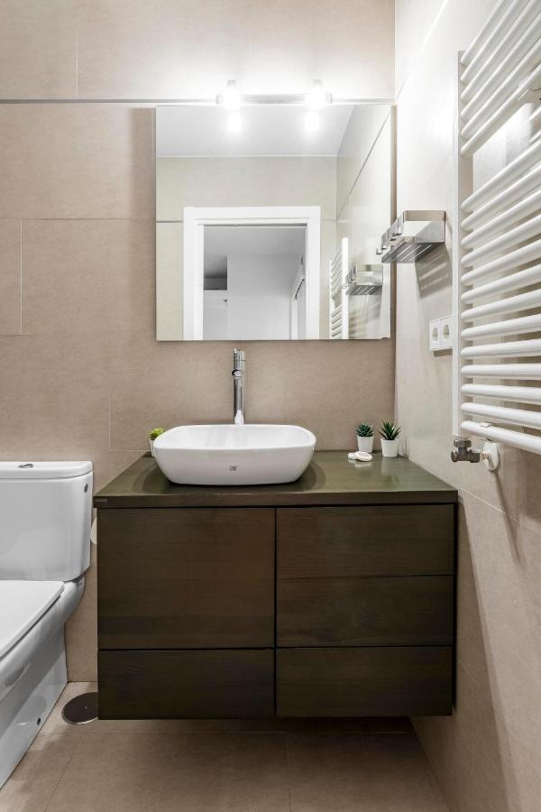 Charming Tirso De Molina III Apartment มาดริด ภายนอก รูปภาพ