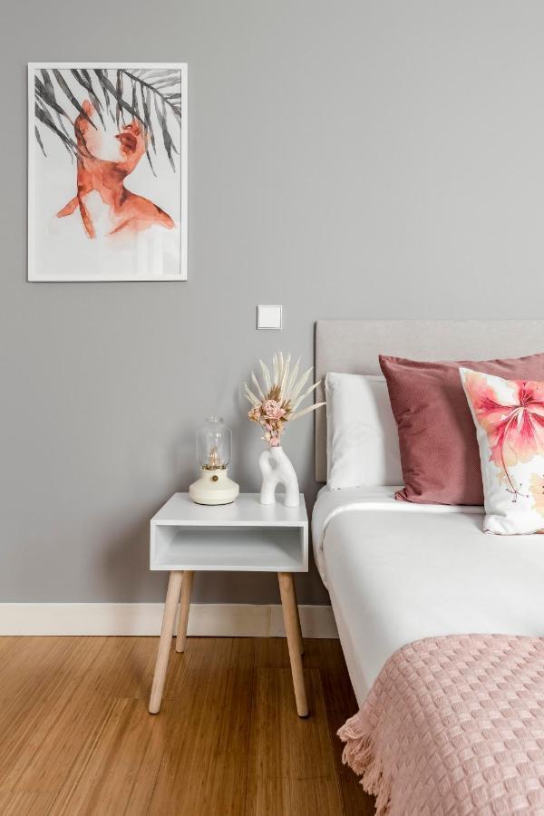Charming Tirso De Molina III Apartment มาดริด ภายนอก รูปภาพ